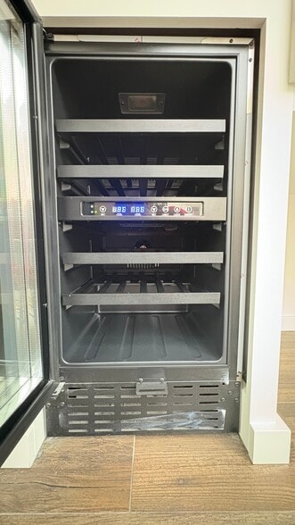 Wine Cooler - 115 Magnolia St