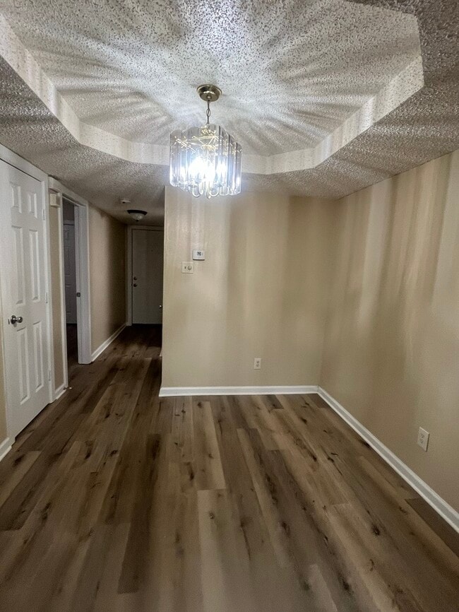 Building Photo - Remodeled townhome! 2 story with loft & 2 car garage with yard! Beautifully Remodeled Townhome – ...