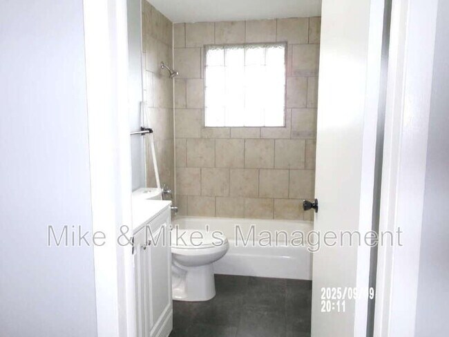 Building Photo - 6400 N 73rd St