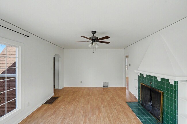 Building Photo - 1470 Capitol St NE