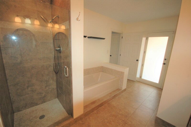 Building Photo - 1739 Remington Rd