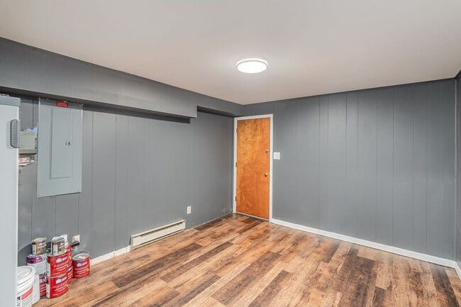 Building Photo - 411 Deerwood Dr