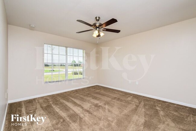 Building Photo - 3923 E Gator Cir