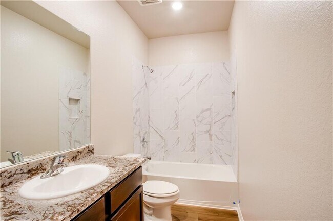 Building Photo - 280 Mount Vernon Way