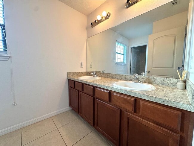 Building Photo - 5673 Elsinore Way