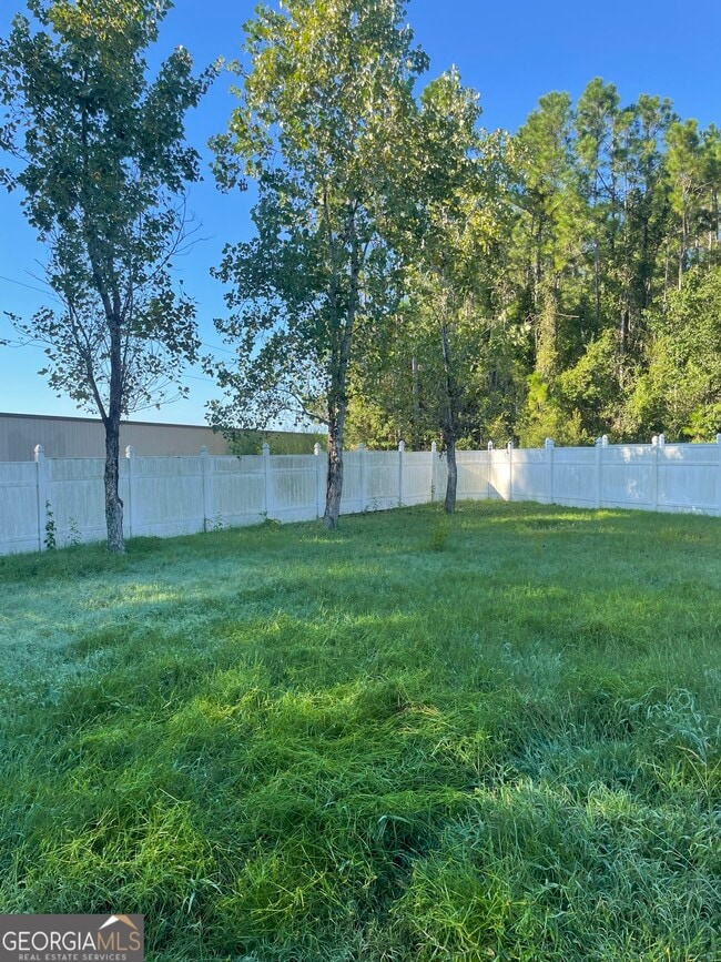 Building Photo - 208 Royal Palms Ave