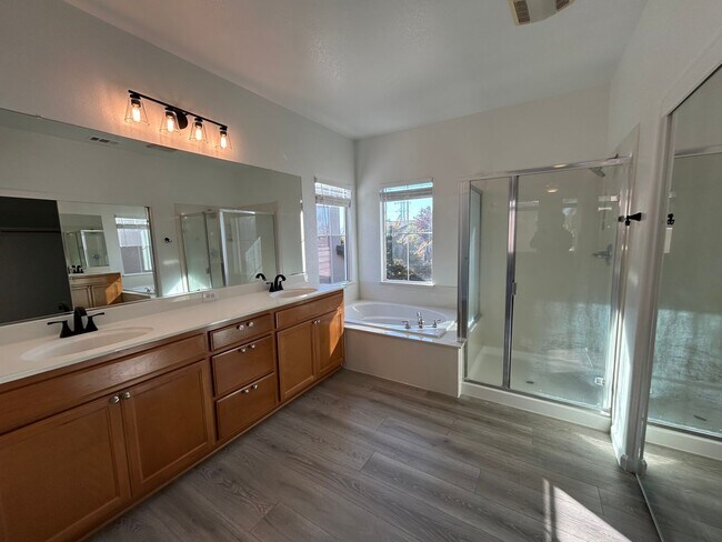 Building Photo - 5208 Harness Ct