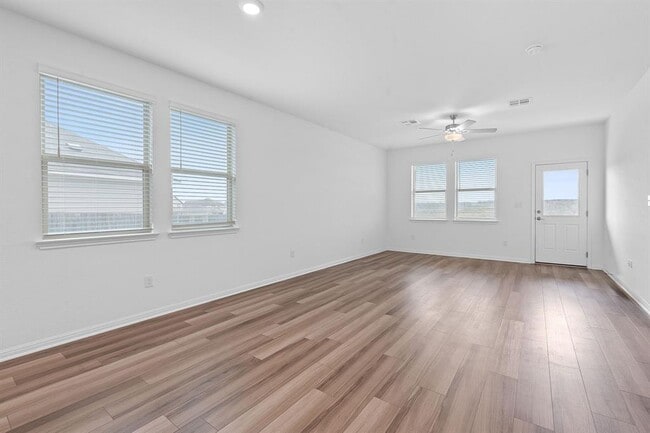 Building Photo - 202 Lime St