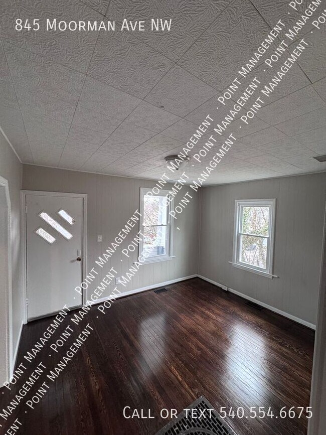 Building Photo - 845 Moorman Ave NW