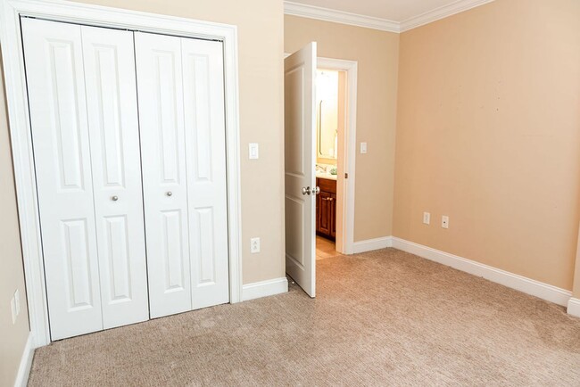 Building Photo - Luxurious Condo in Downtown Fayetteville