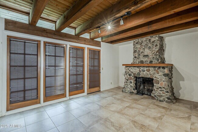 Building Photo - 1028 S Ash Ave