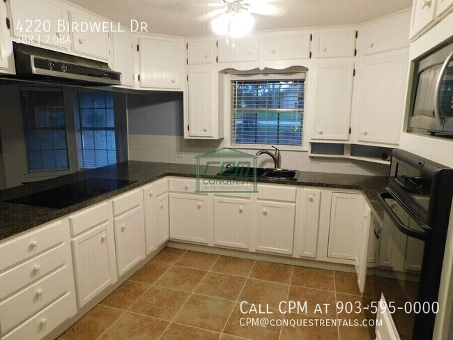 Building Photo - 4220 Birdwell Dr