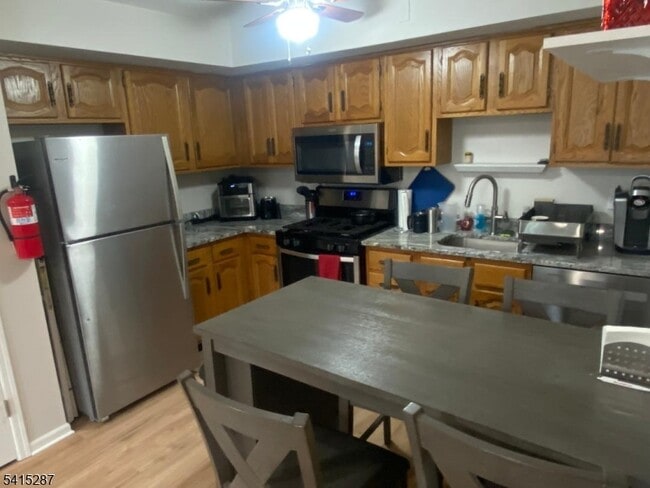 Building Photo - 105 Newark Pompton Turnpike