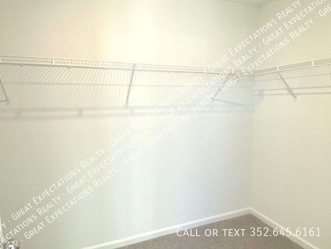 Building Photo - 4863 SW 81st Lp