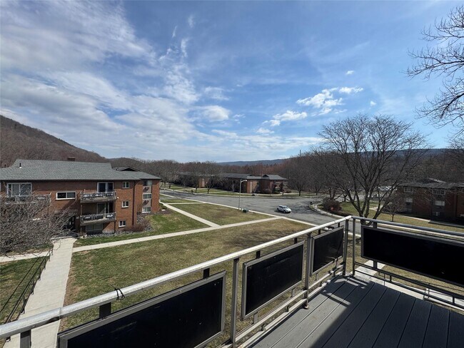 Building Photo - 44 Tanager Rd