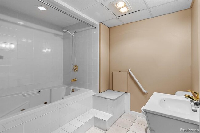 Building Photo - 45419 Glengarry Blvd