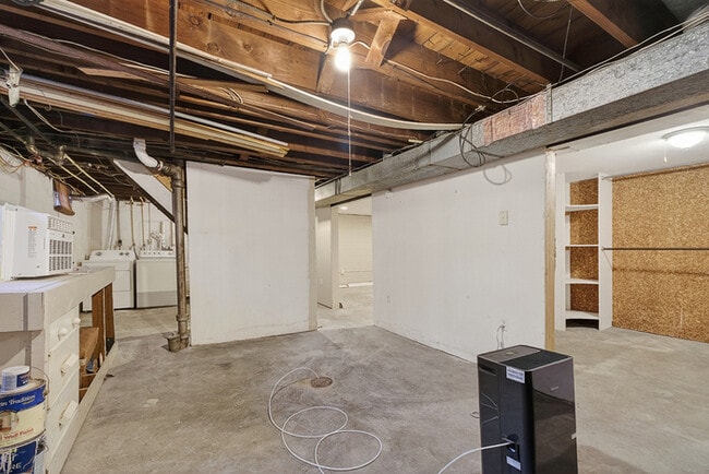 Building Photo - 1721 Woodruff Place Cross Dr