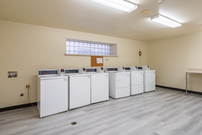 Laundry - 5957 W Madison