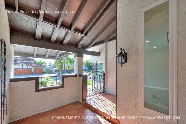 Building Photo - 9814 Hibiscus Ct