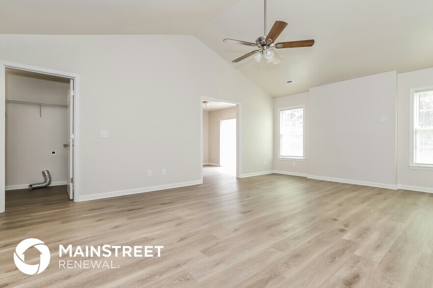 Building Photo - 4123 Bluestem Dr