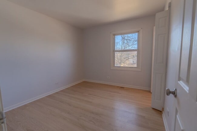 Building Photo - 4345 Mumford Dr