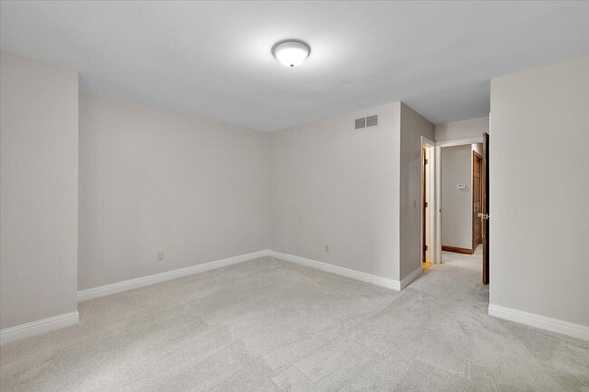 Building Photo - 3427 E Dobson Pl