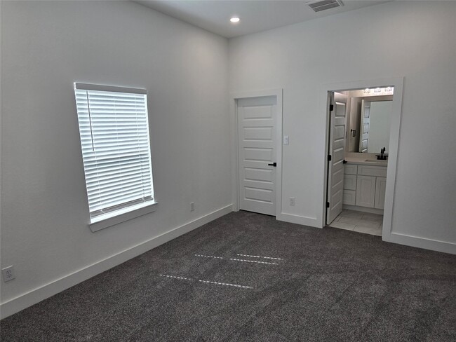 Building Photo - 9808 Pelsey St