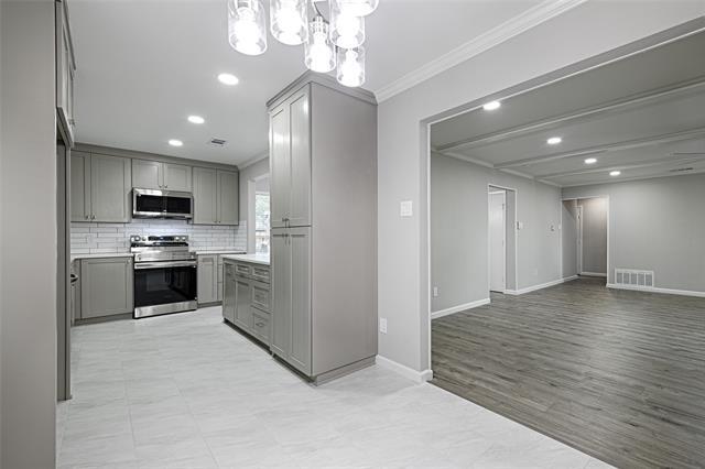 Building Photo - 1605 Monterrey Dr