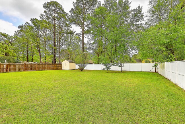 Building Photo - Gorgeous Family Home in Summerville!