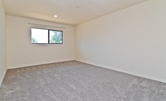 Building Photo - 502 Campfire Dr