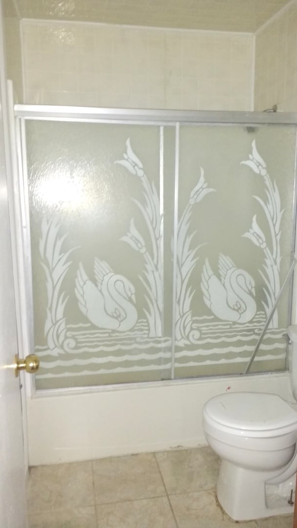 Building Photo - Cozy Townhome Available right away for living!!