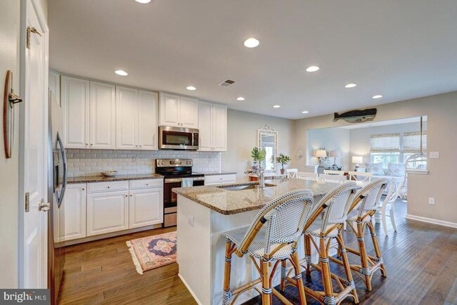 Building Photo - 33543 Silver Fox Dr