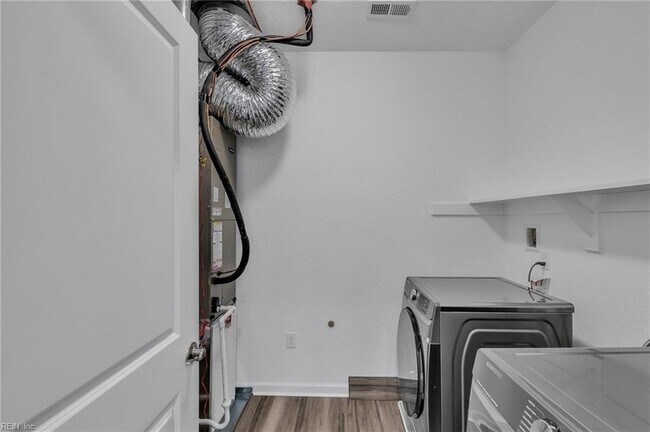 Building Photo - 1732 Dromolin Dr