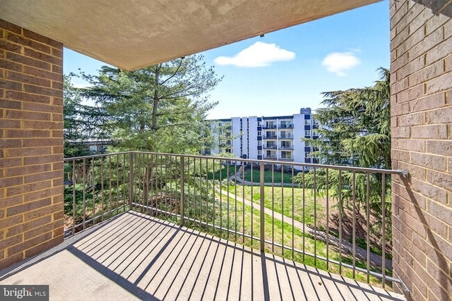 Building Photo - 60 S Van Dorn St