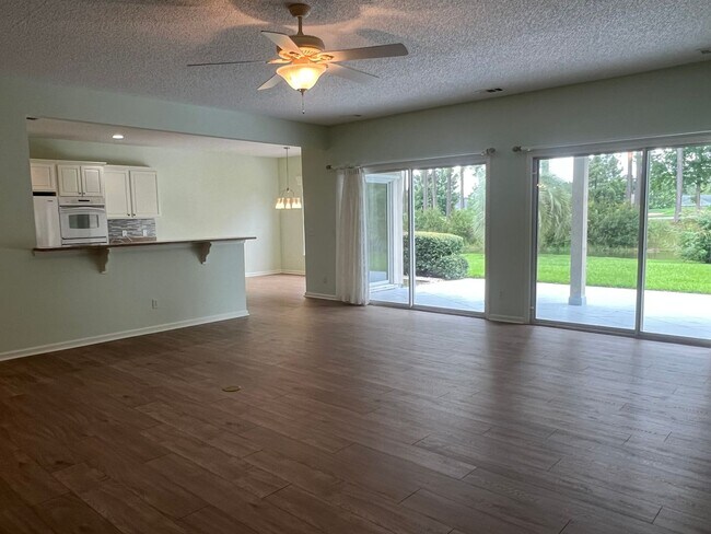 Building Photo - Beautifully Maintained Sun City Home!