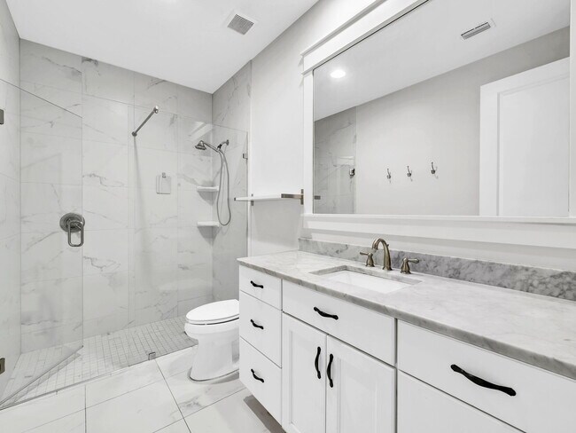 Building Photo - 741 Breakers Street