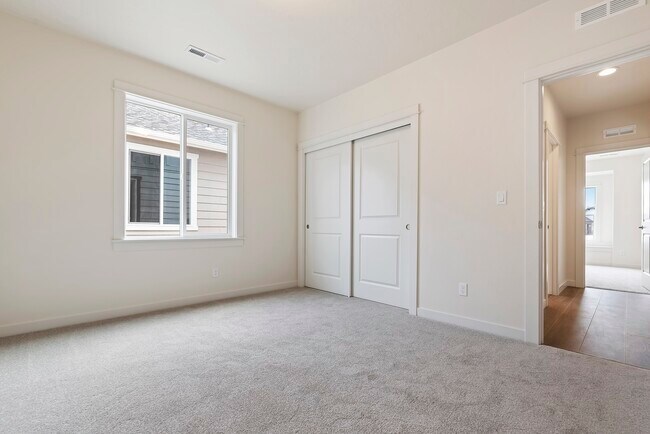 Building Photo - 5904 Lekeitio Dr