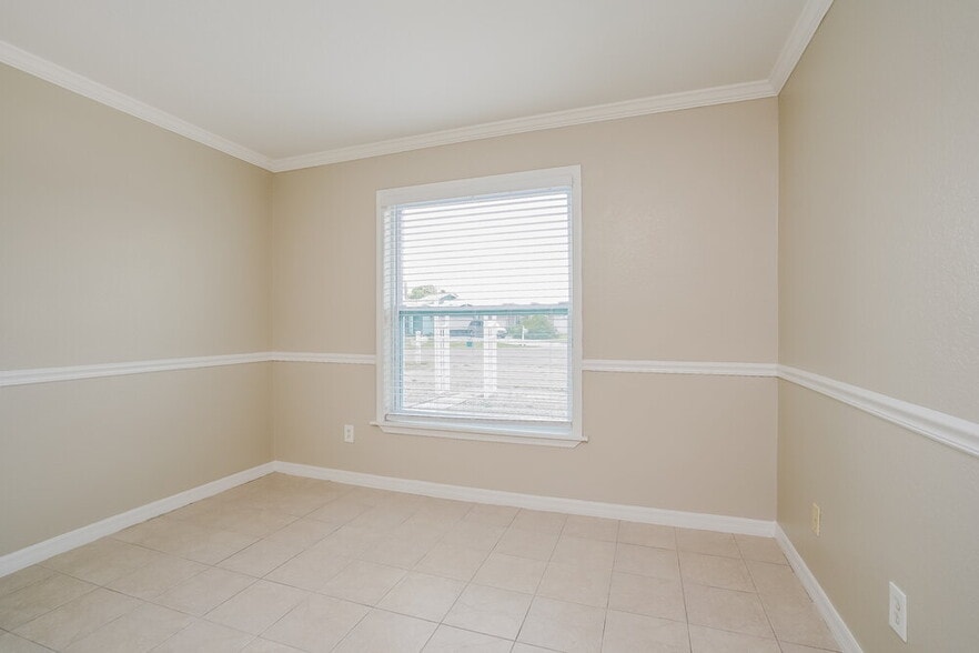 Building Photo - 971 Winsome Rd