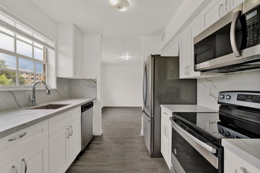 Building Photo - 8621 SW 5th St