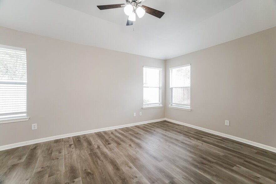 Building Photo - 16510 Timberidge Ct