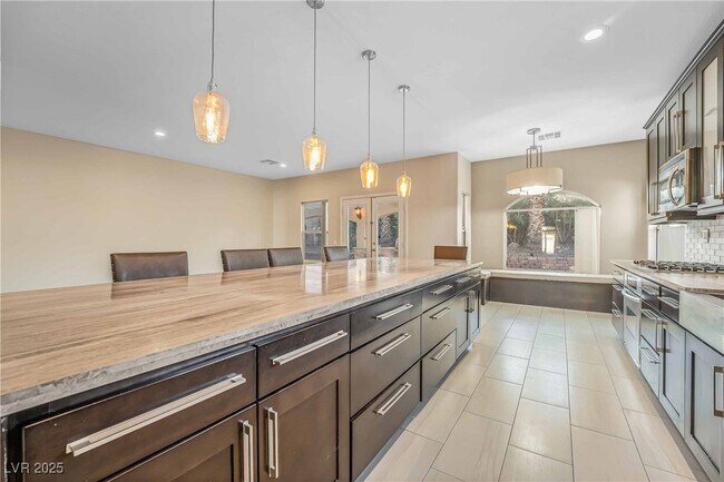 Building Photo - 2583 Mizzoni Cir