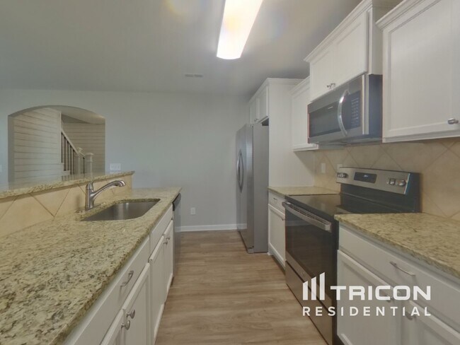 Building Photo - 120 Altondale Dr