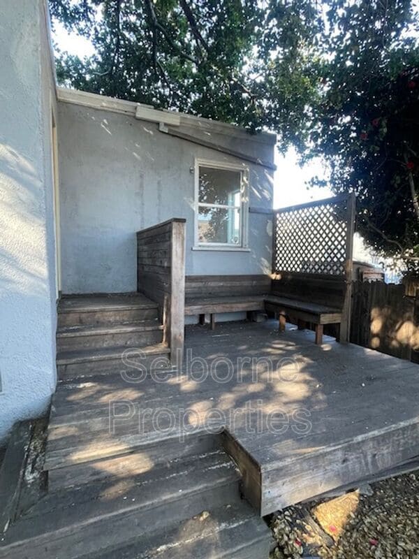 Building Photo - 1424 E 20th St