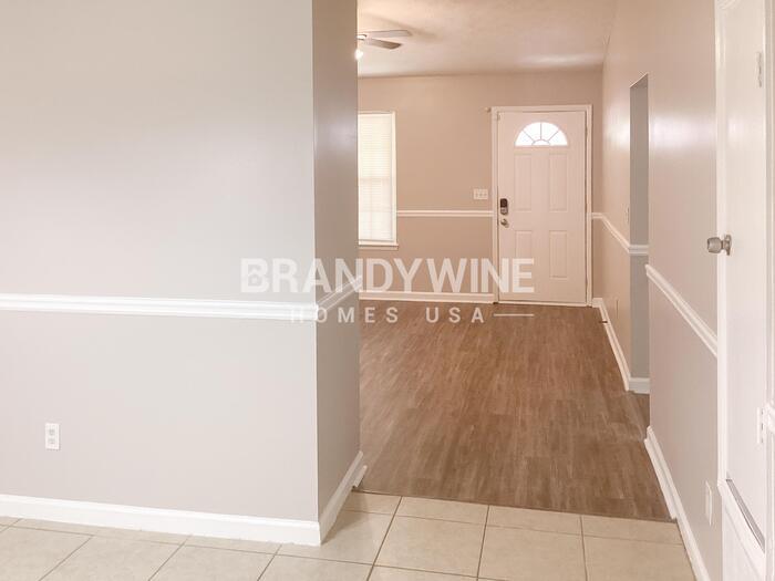 Building Photo - 702 Dunaire Way