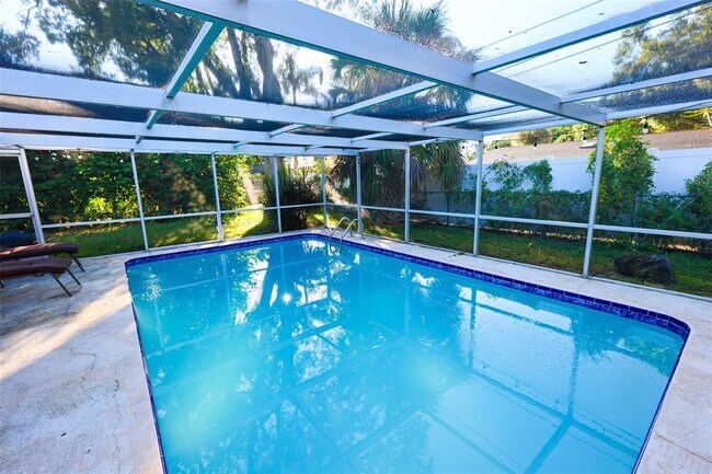 Building Photo - 2227 Granger Dr