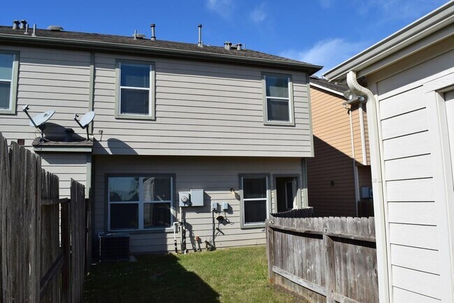 Building Photo - 3418 Glenmore Meadow Dr