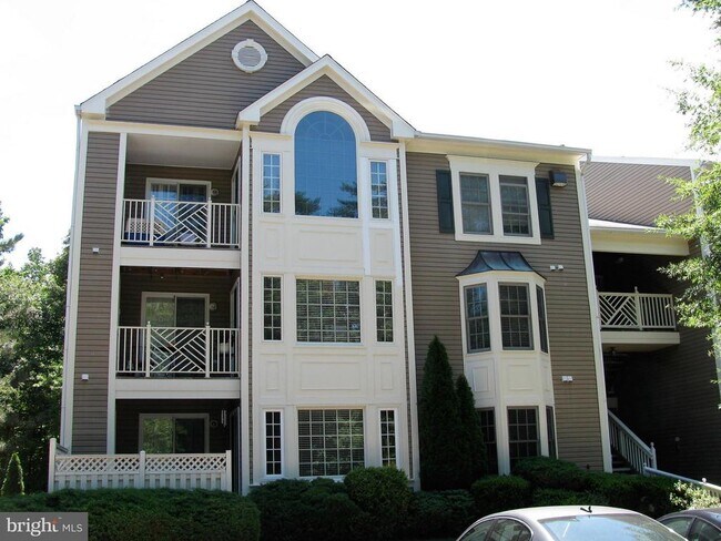 Building Photo - 12245 Fairfield House Dr