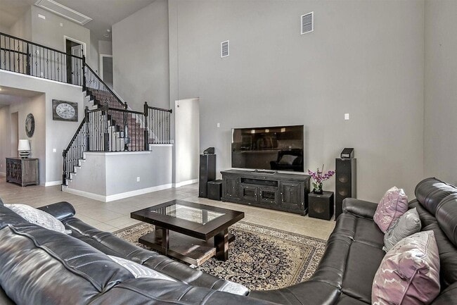 Building Photo - 14924 Iveans Way