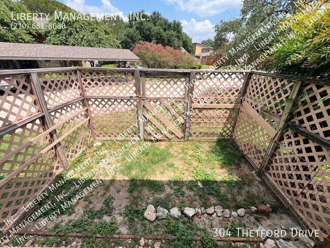 Building Photo - 304 Thetford Dr
