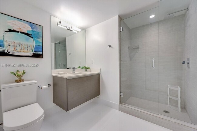 Building Photo - 300 Sunny Isles Blvd